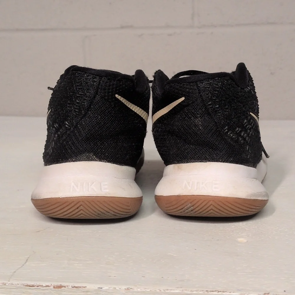 Nike Kyrie III Badge of Honor Basketball Shoes Black Gum Youth Size 1.5